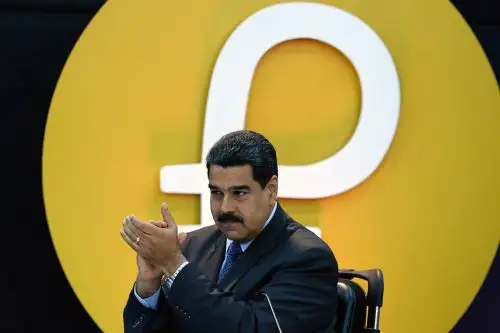 Nicolás Maduro durante el lanzamiento del petro. Foto: AFP.