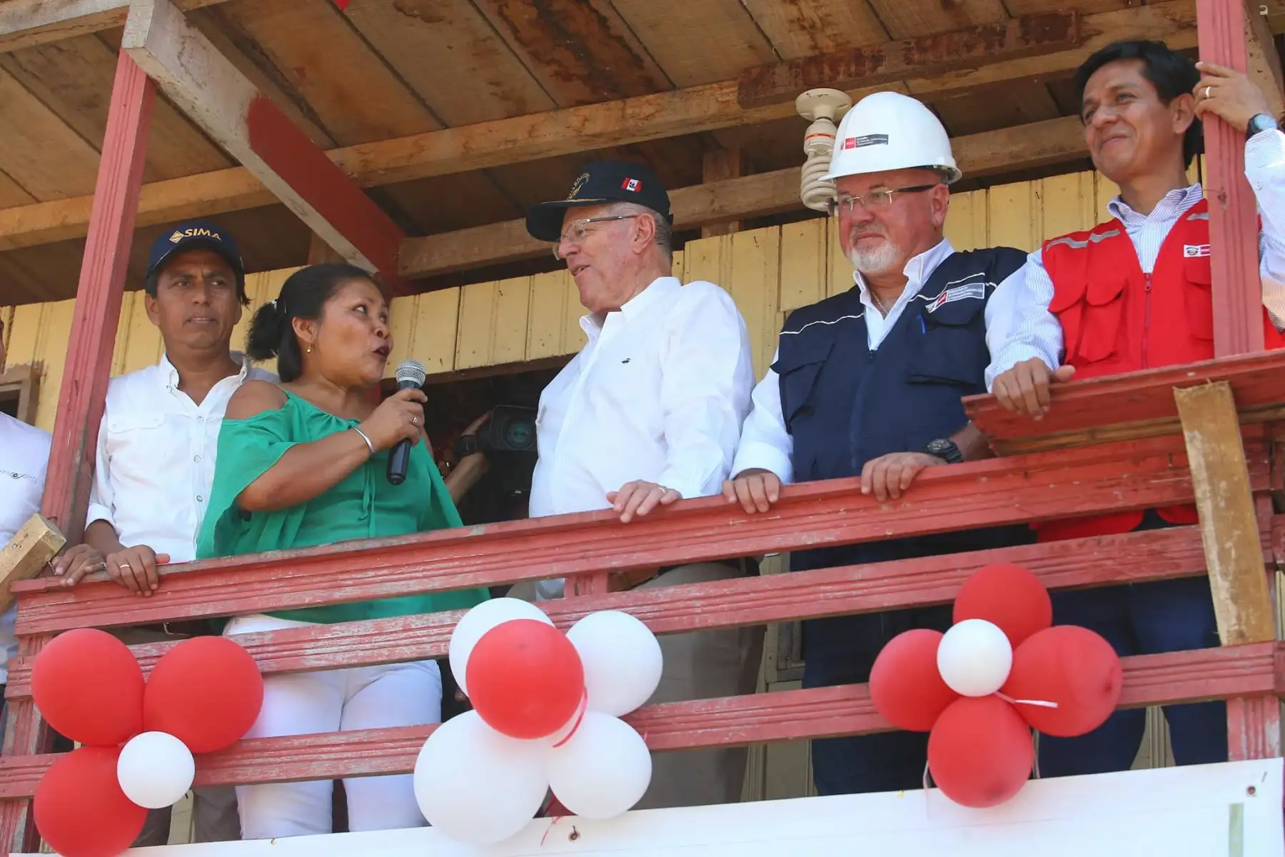 Presidente  Pedro Pablo Kuczynski y ministro Carlos Bruce inauguraron  obras de agua potable en el distrito de Punchana. Foto:ANDINA/ Prensa Presidencia