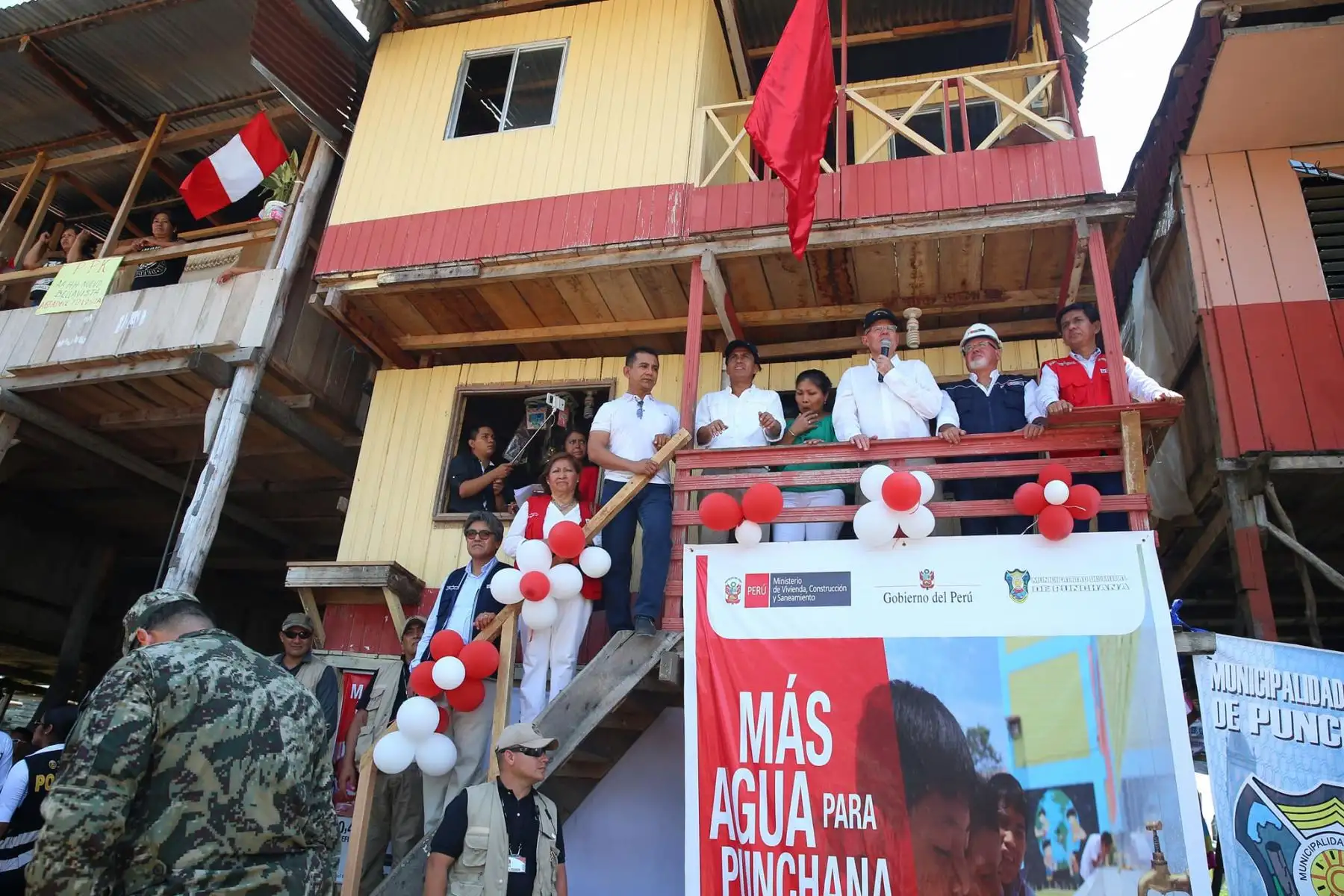 Presidente  Pedro Pablo Kuczynski y ministro Carlos Bruce inauguraron  obras de agua potable en el distrito de Punchana. Foto:ANDINA/ Prensa Presidencia
