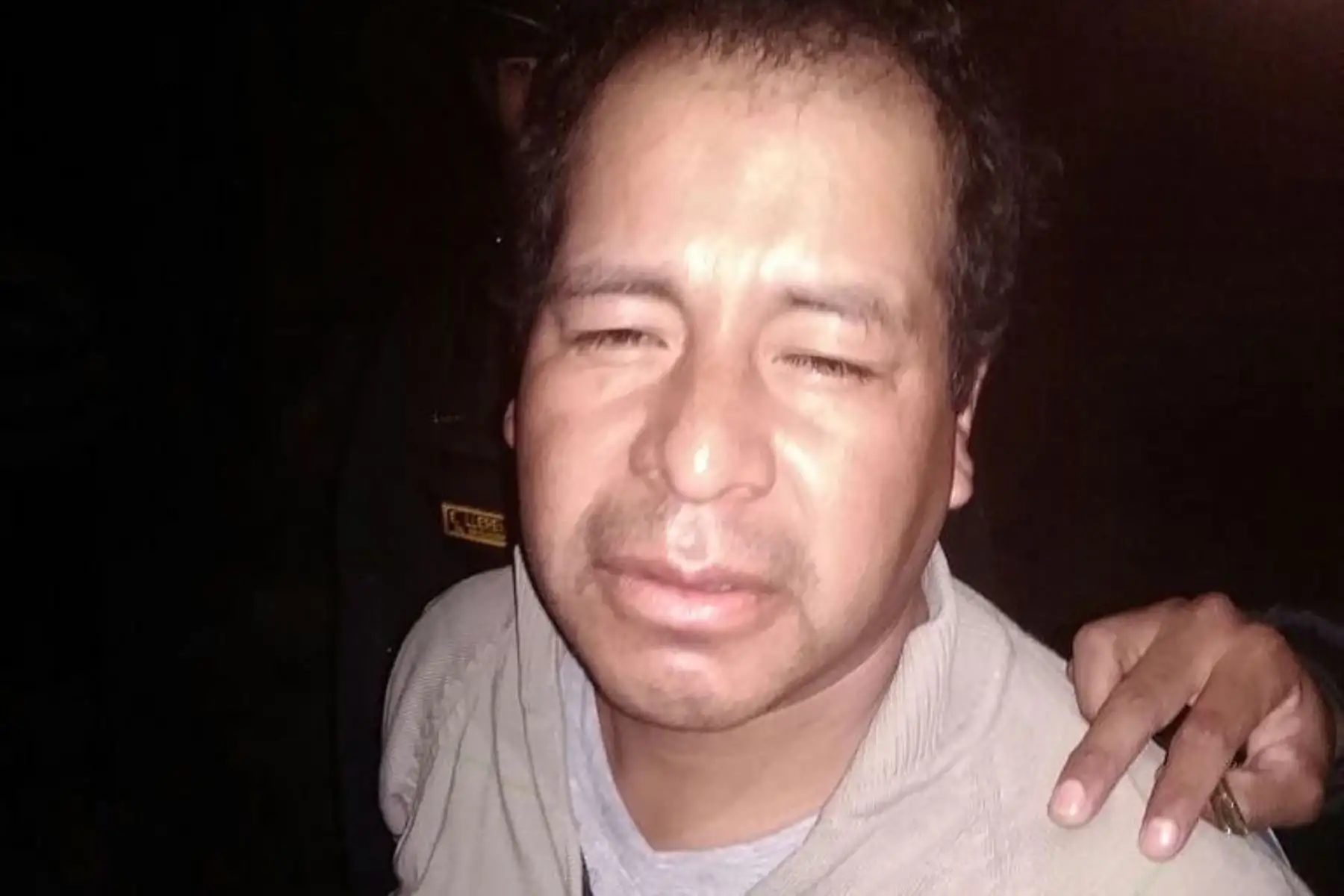 La Policía Nacional capturó y desarticuló esta madrugada a la organización criminal los Malditos de Chumbivilcas, dedicada al tráfico de terrenos, y detuvo a 26 de sus integrantes. Foto: Ministerio del Interior.