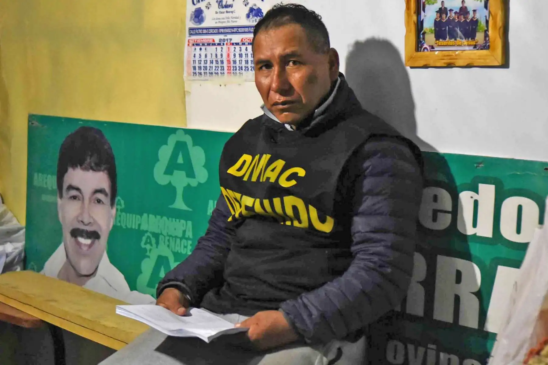 La Policía Nacional capturó y desarticuló esta madrugada a la organización criminal los Malditos de Chumbivilcas, dedicada al tráfico de terrenos, y detuvo a 26 de sus integrantes. Foto: Ministerio del Interior.