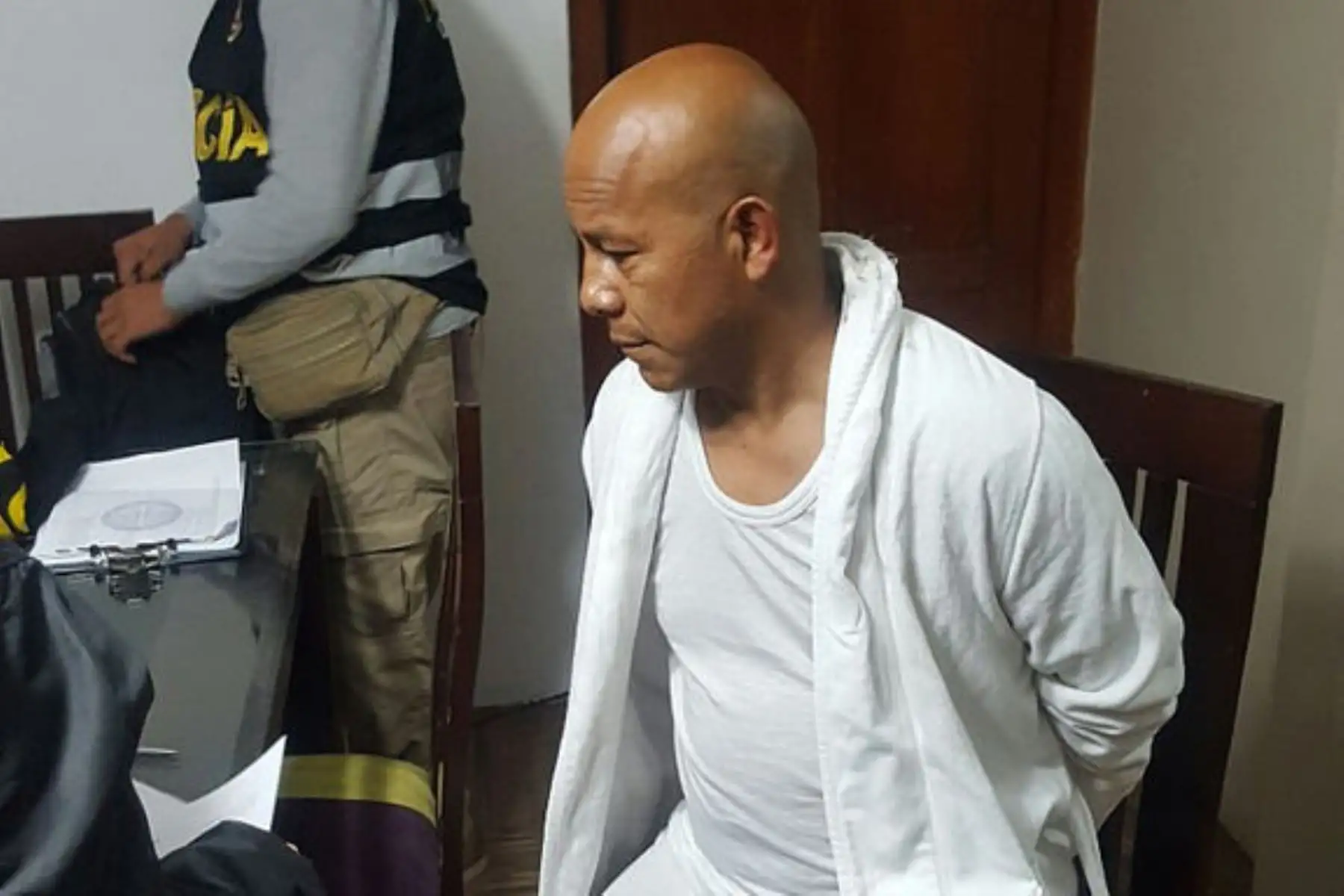 La Policía Nacional capturó y desarticuló esta madrugada a la organización criminal los Malditos de Chumbivilcas, dedicada al tráfico de terrenos, y detuvo a 26 de sus integrantes. Foto: Ministerio del Interior.