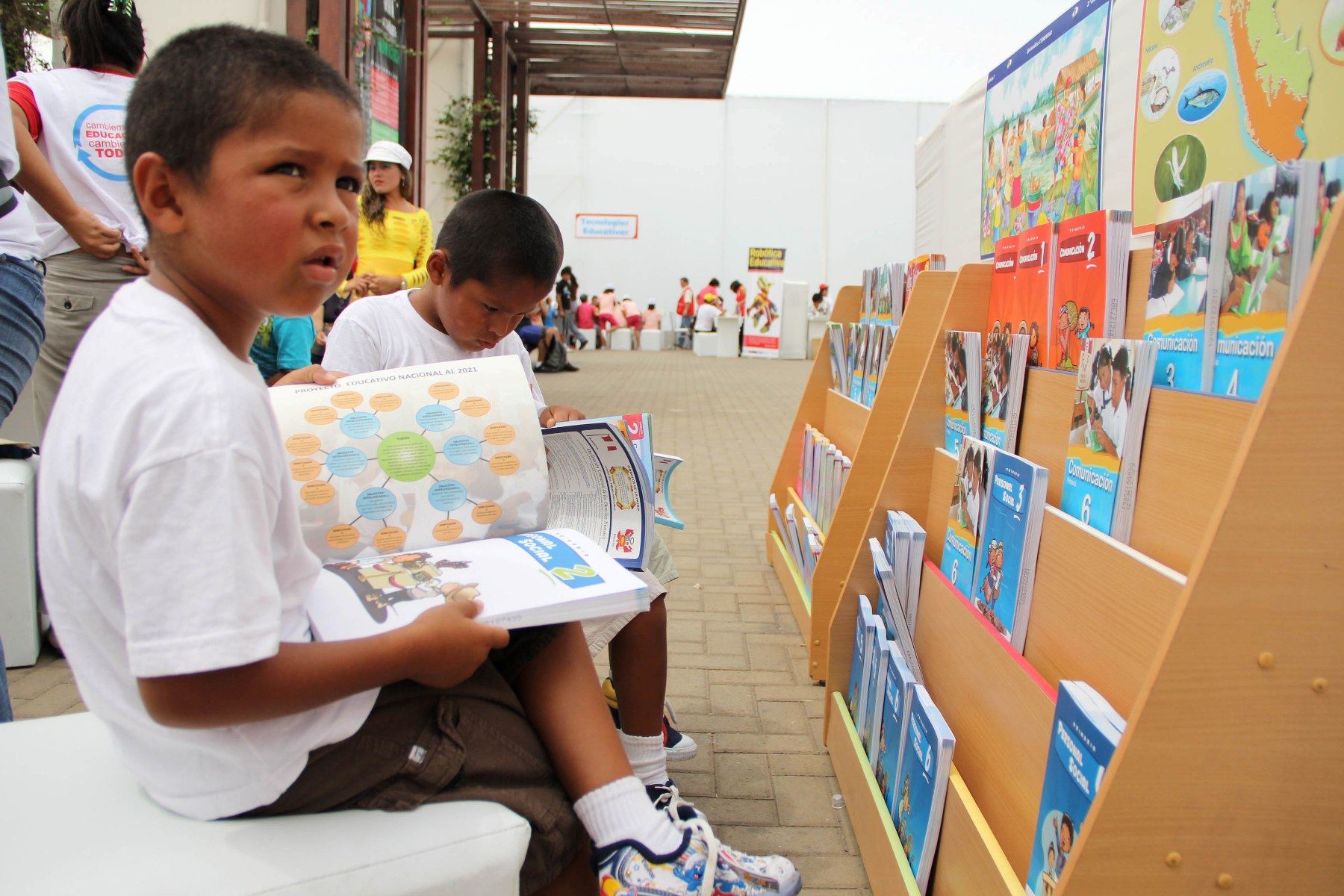 Minedu demanda cumplir normas de distribución de materiales escolares. Foto: ANDINA/Difusión.