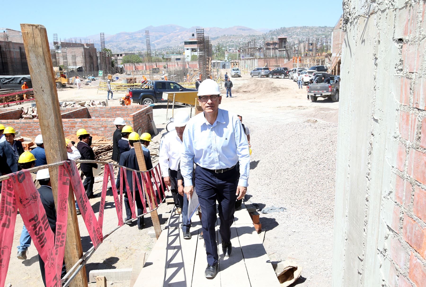 Vicepresidente, Martin Vizcarra supervisa las obras en el colegio La Merced de Ayacucho. Foto: ANDINA/Melina Mejía