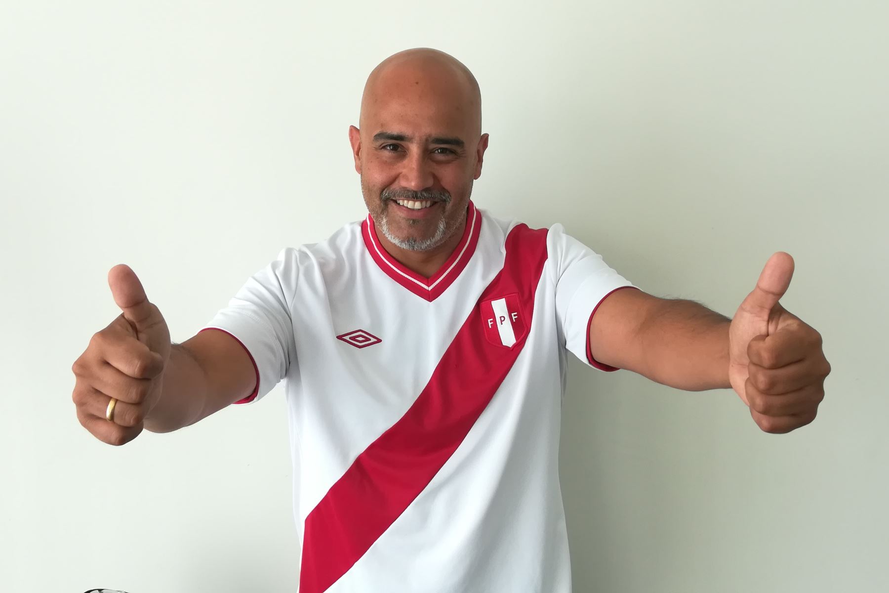 Marco Romero en la ola del Mundial. ANDINA/Difusión