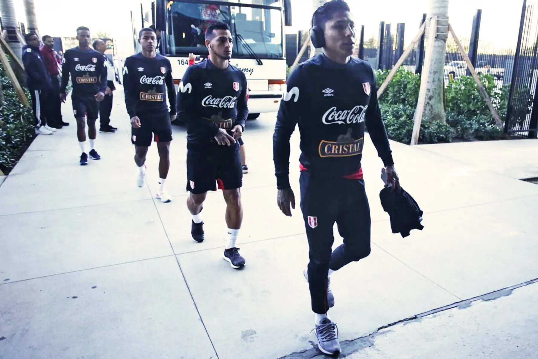 Selección peruana llegó al Hard Rock Stadium para  su primera practica y el reconocimiento de campo.Foto:ANDINA/Twiter FPF