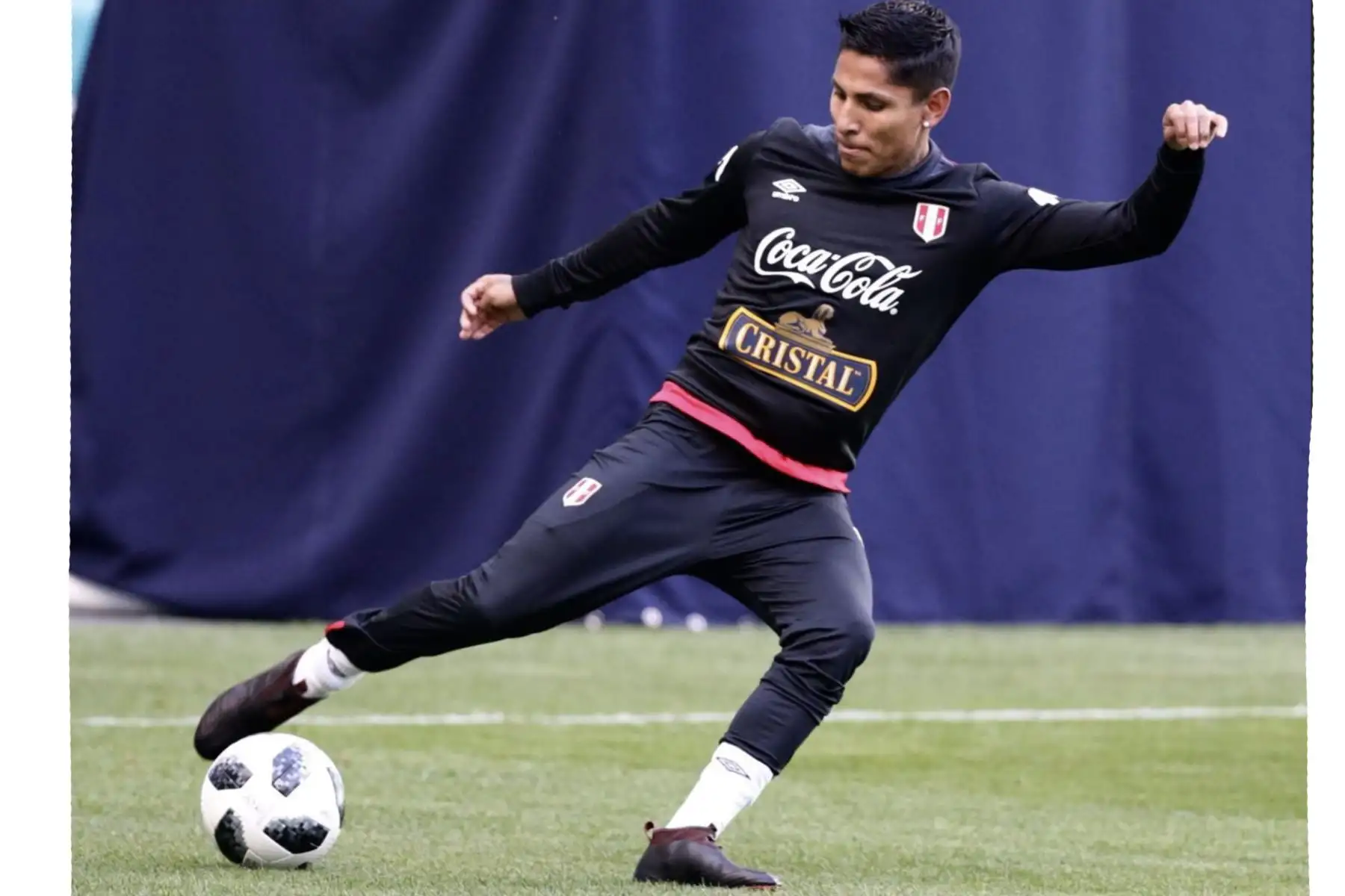 Selección peruana llegó al Hard Rock Stadium para  su primera practica y el reconocimiento de campo.Foto:ANDINA/Twiter FPF