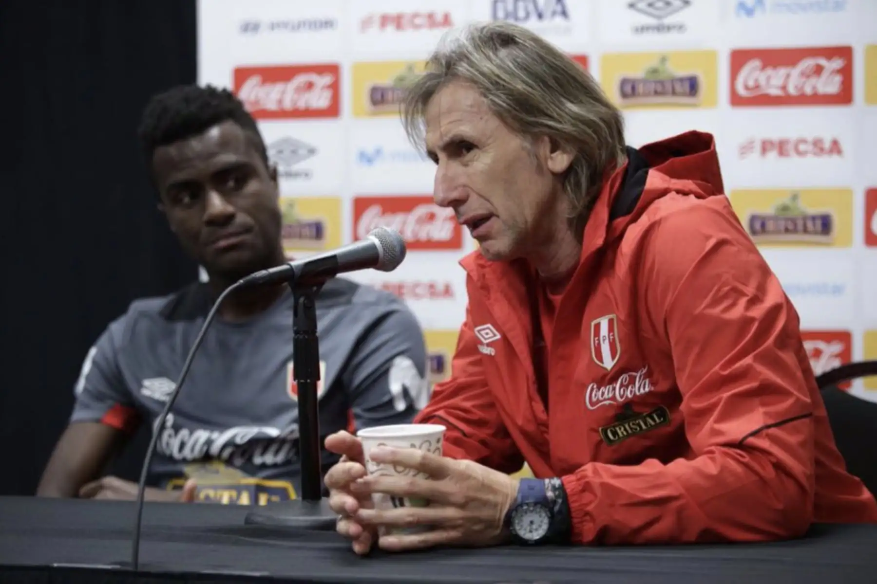 Conferencia de prensa del profesor Ricardo Gareca y Christian Ramos en el Hard Rock Stadium. Foto: ANDINA/Twiter-FPF.