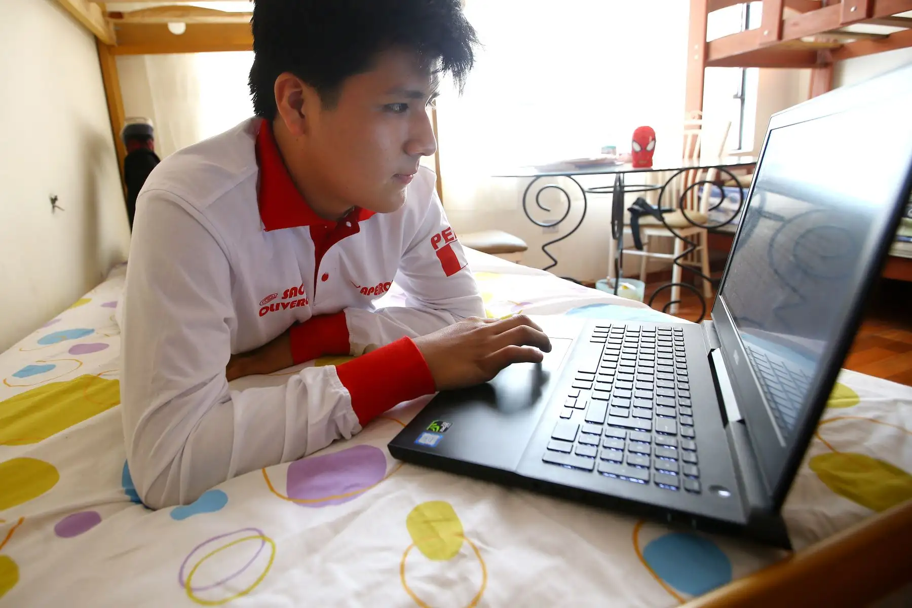 Raúl, procedente de Barranca, tuvo que pasar diversas pruebas para ingresar al MIT: exámenes de matemáticas y física, y elaborar un ensayo, todo en inglés. Foto: ANDINA/Melina Mejía.