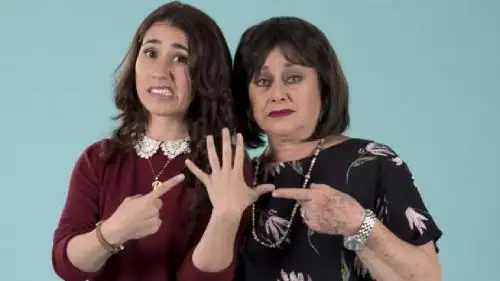 Angélica Aragón y la protagonista de "No me digas solterona".