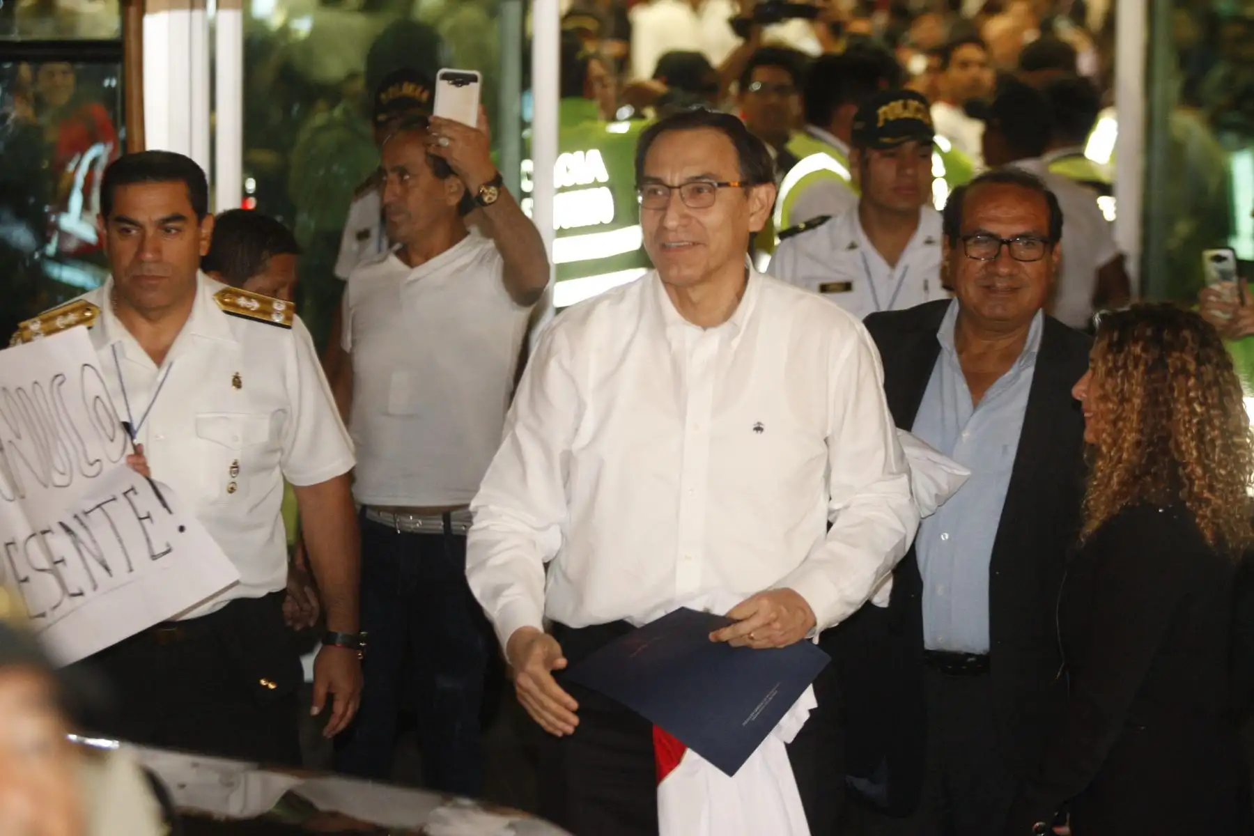 Llegada al Aeropuerto Internacional Jorge Chavez del vicepresidente Martín Vizcarra. Foto: ANDINA/Eddy Ramos.