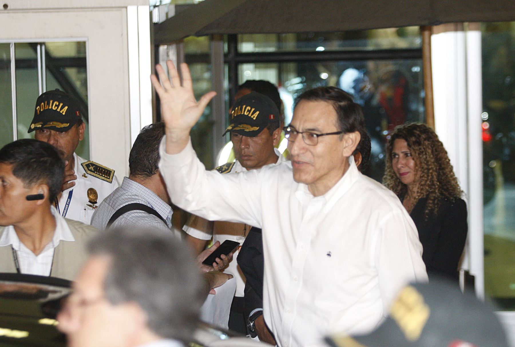 Llegada al Aeropuerto Internacional Jorge Chavez del vicepresidente Martín Vizcarra. Foto: ANDINA/Eddy Ramos.