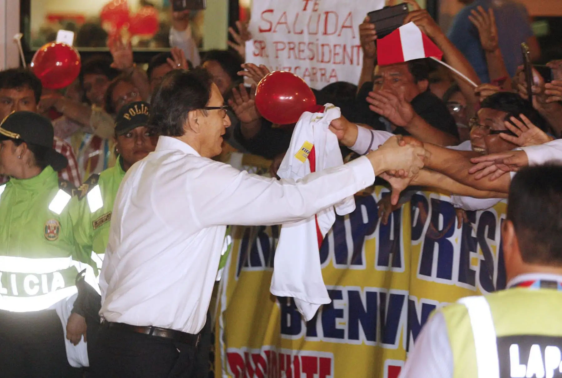 Llegada al Aeropuerto Internacional Jorge Chavez del vicepresidente Martín Vizcarra. Foto: ANDINA/Eddy Ramos.