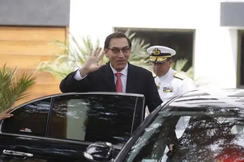 23/03/2018   Vice Presidente de la República , Martín Vizcarra, sale de su casa camino a Cancillería. Foto: ANDINA/Eddy Ramos