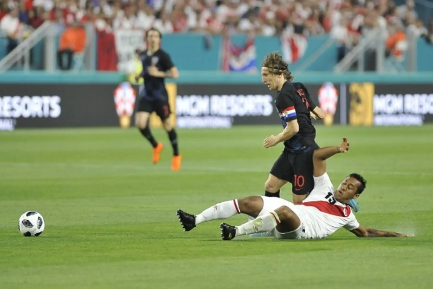 Perú y Croacia. AFP