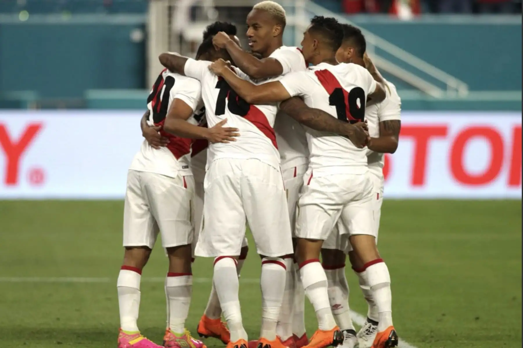 Con goles de Carrillo y Flores, la SelecciónPeruana venció por 2-0 a Croacia y superó a un cuadro europeo luego de 19 años. Foto:ANDINA/Twiter FPF