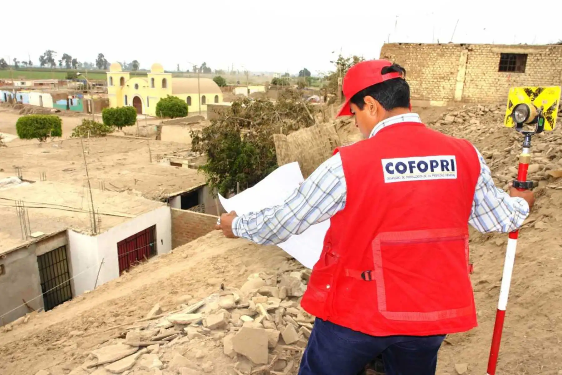 Con el fin de agilizar y destrabar el proceso de formalización en diversos predios de vivienda y uso público, el Organismo de Formalización de la Propiedad Informal (Cofopri), proyecta este año transferir el 80% de lotes destinados a educación, salud y comisarias, entre otros.