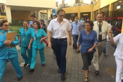 Presidente Martín Vizcarra visita Hospital del Niño. Foto: Twitter INSN Oficial
