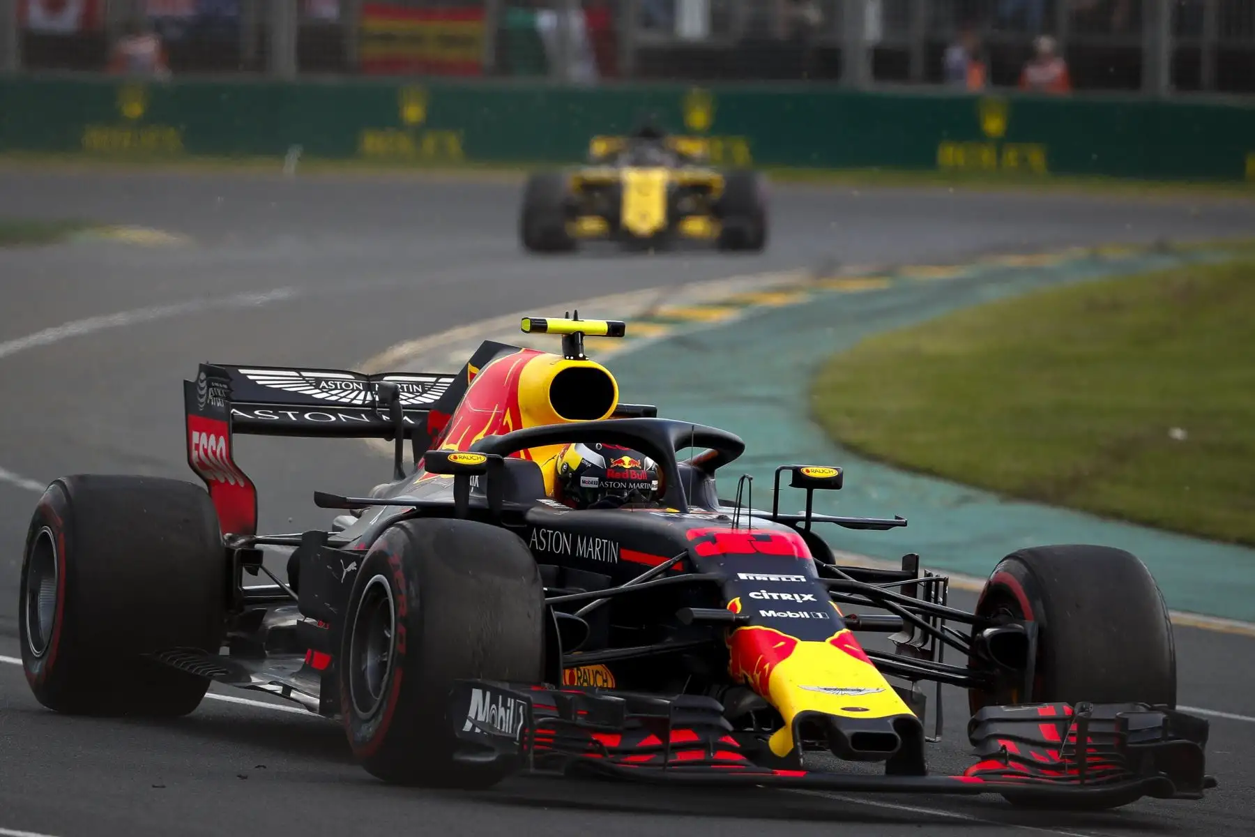 El piloto holandés de Fórmula Uno Max Verstappen de Aston Martin Red Bull Racing en acción durante el Gran Premio de Fórmula Uno 2018 de Australia en el circuito Albert Park en Melbourne.Foto:EFE