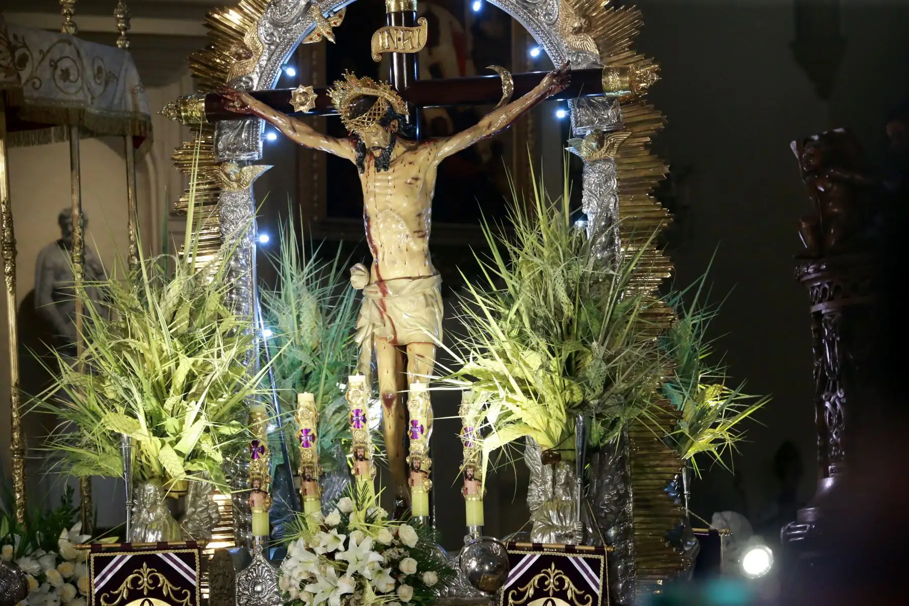 Limeños católicos  participan en las celebraciones de  Domingo de Ramos por semana santa. Foto: ANDINA/Norman Córdova