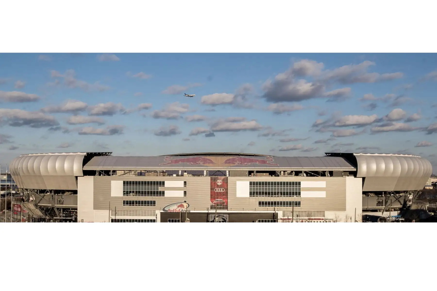 Exteriores del Estadio Red Bull Arena. Foto: Twitter/@RedBullArena