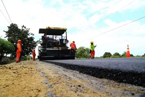 La Autoridad para la Reconstrucción con Cambios (ARCC) emitió el Reglamento de la Ley N° 30556, Ley para la Reconstrucción con Cambios, la misma que fue modificada mediante el Decreto Legislativo N° 1354 con el objetivo de acelerar la ejecución de obras de infraestructura en las zonas afectadas por el Fenómeno de El Niño Costero. ANDINA/Difusión