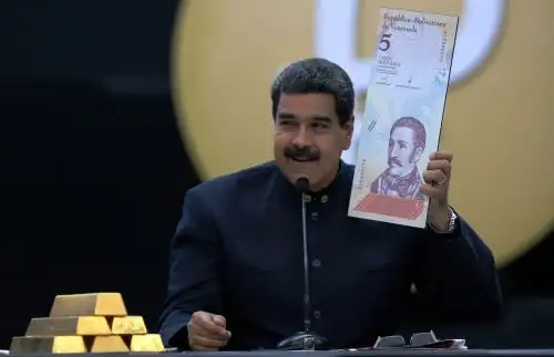 Nicolás Maduro durante la presentación del Petro. AFP