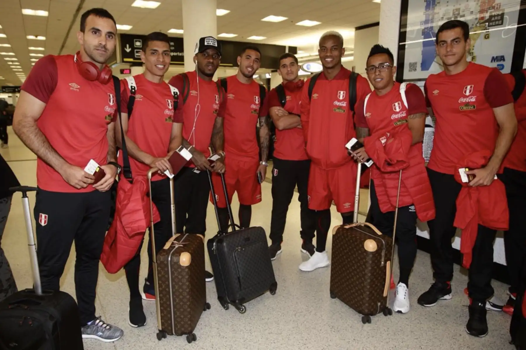Selección peruana de fútbol viaja a Nueva York para jugar un partido amistoso con su similar de Islandia. Foto: Twitter/FPF.