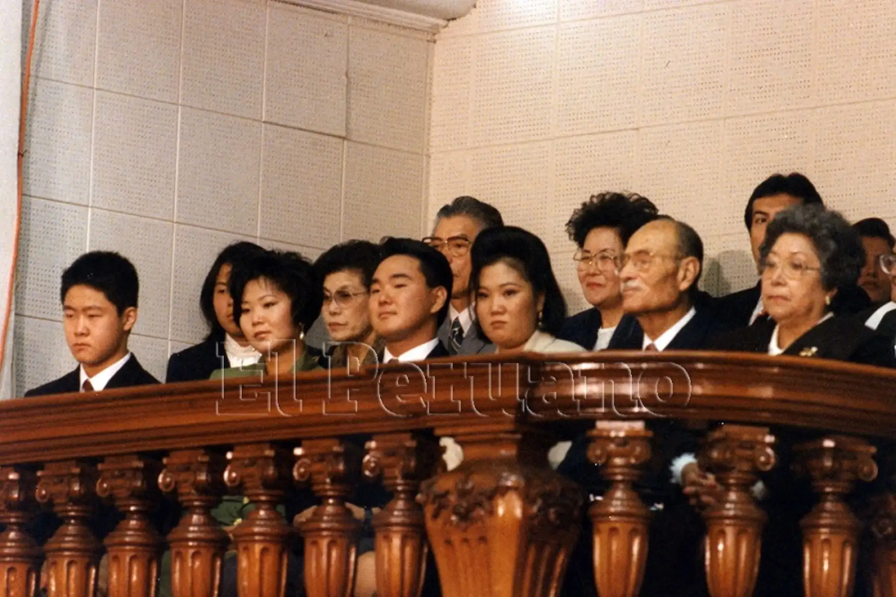 Los hermanos Keiko y Kenji Fujimori en las galerías del Congreso, durante una actividad oficial. 
Nada hacía presagiar que la relación entre los dos hermanos sería tan afectada por la política.