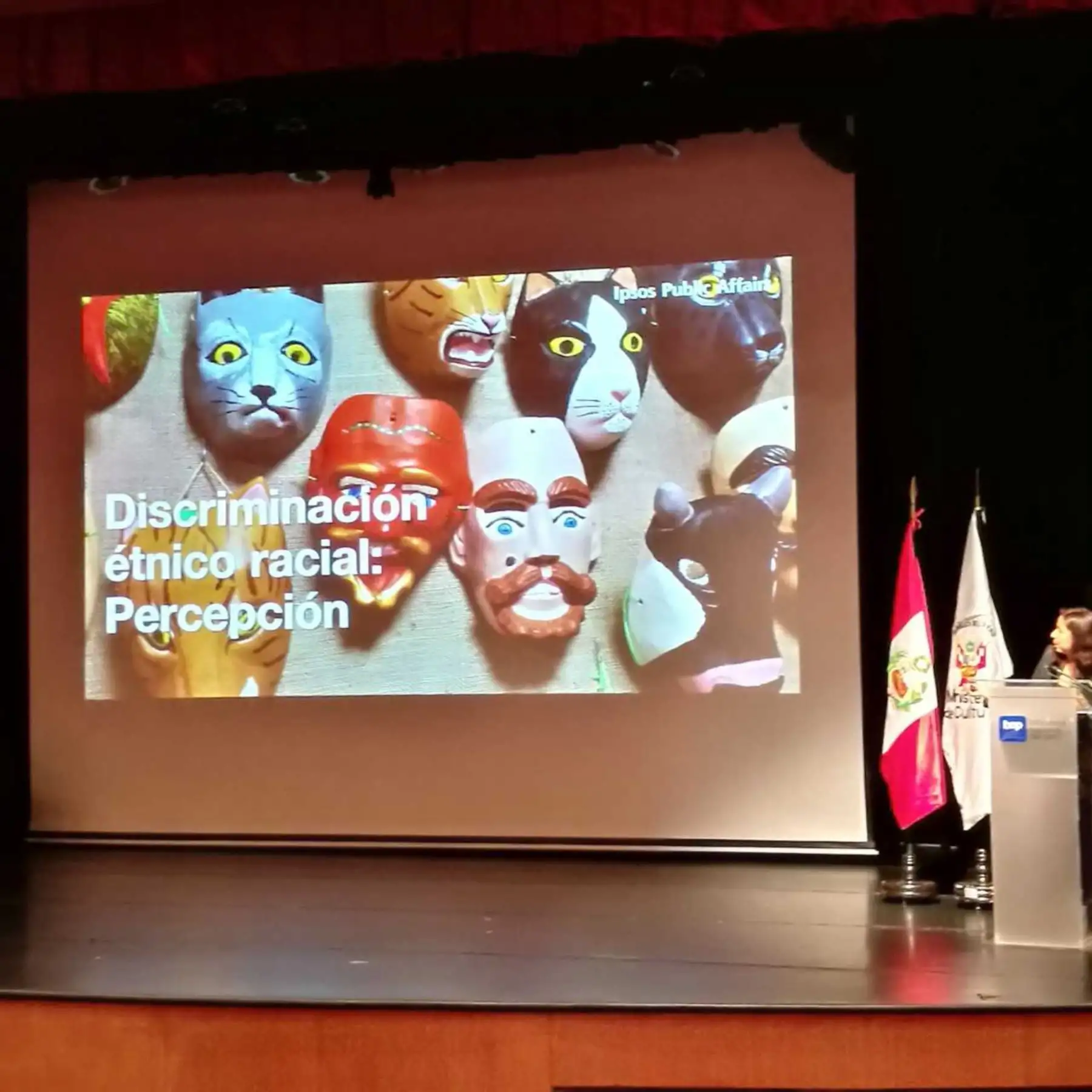 La mayoría de peruanos son racistas o muy racistas y también desconoce o no entiende lo que significa la diversidad cultural, revela la Primera Encuesta Nacional de Percepciones y Actitudes sobre Diversidad Cultural y Discriminación Étnico-Racial, planificada y dada a conocer hoy por el Ministerio de Cultura.