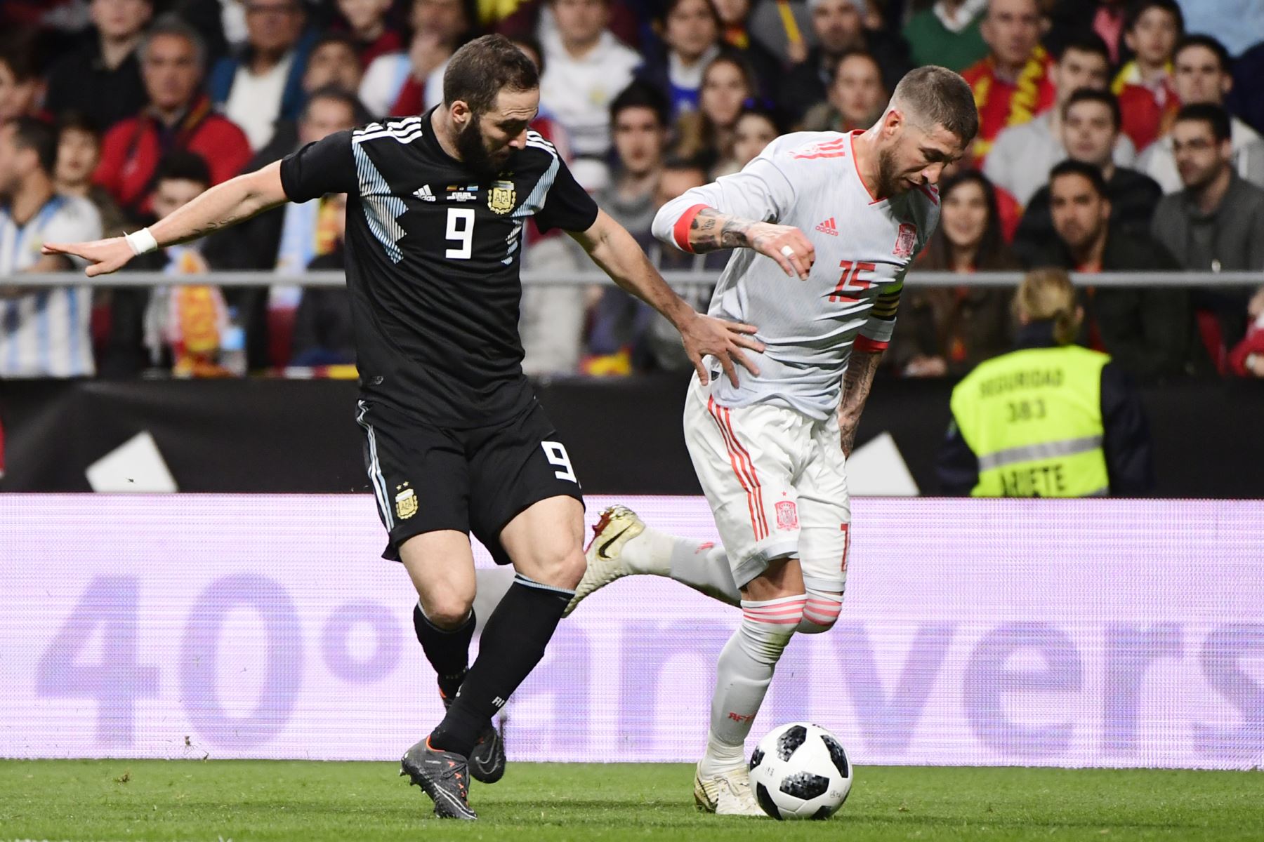 España goleó 6-1 a Argentina, con triplete de Isco, en un partido amistoso de preparación para el Mundial de Rusia. Foto: AFP