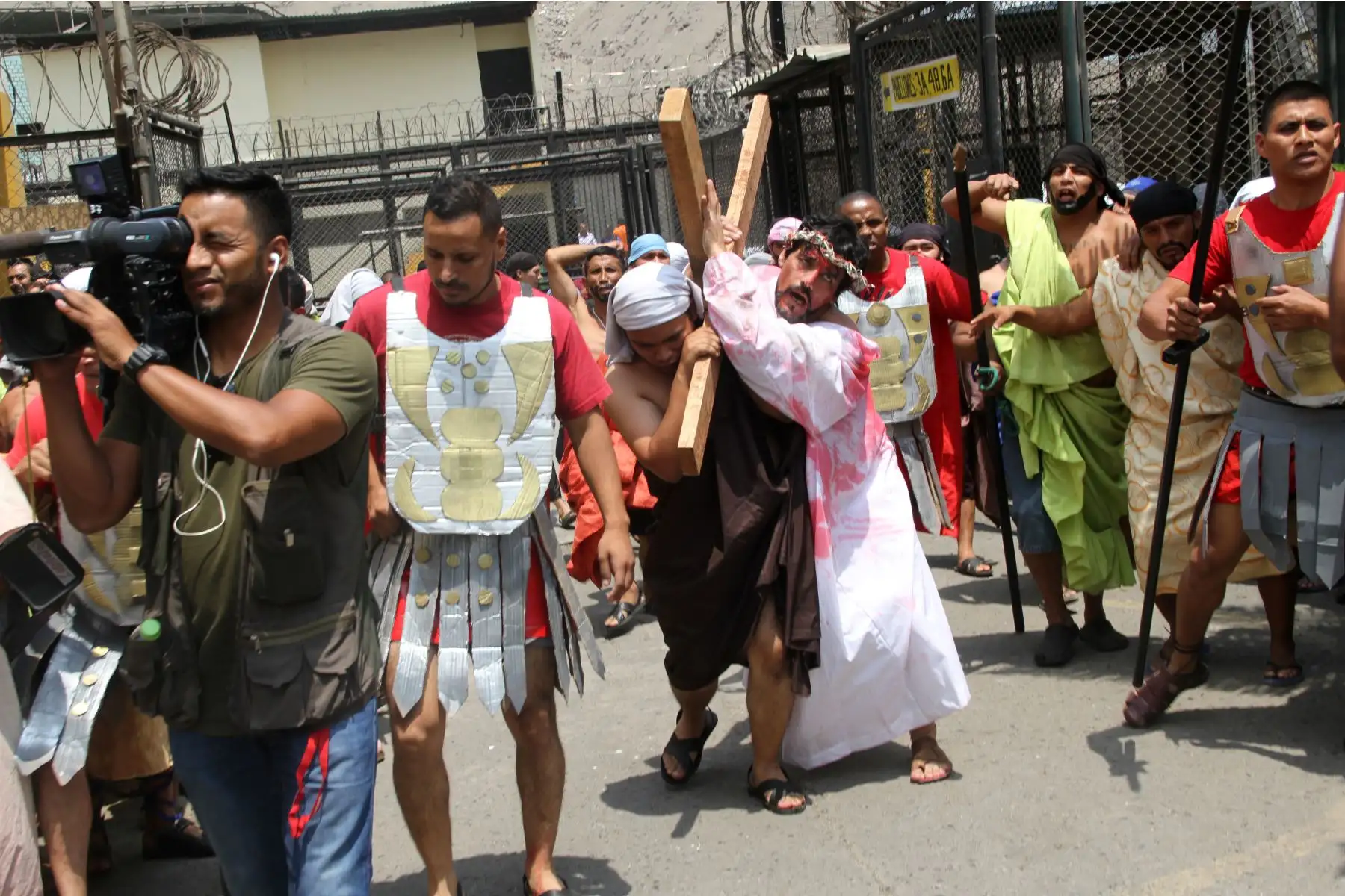 El Vía Crucis será replicado el próximo domingo 1 de abril en día de visita. Los familiares podrán apreciar el talento de los actores y revivirán el sentimiento religioso en un penal que hoy alberga a más de 3,500 reclusos.  Foto: ANDINA/Difusión