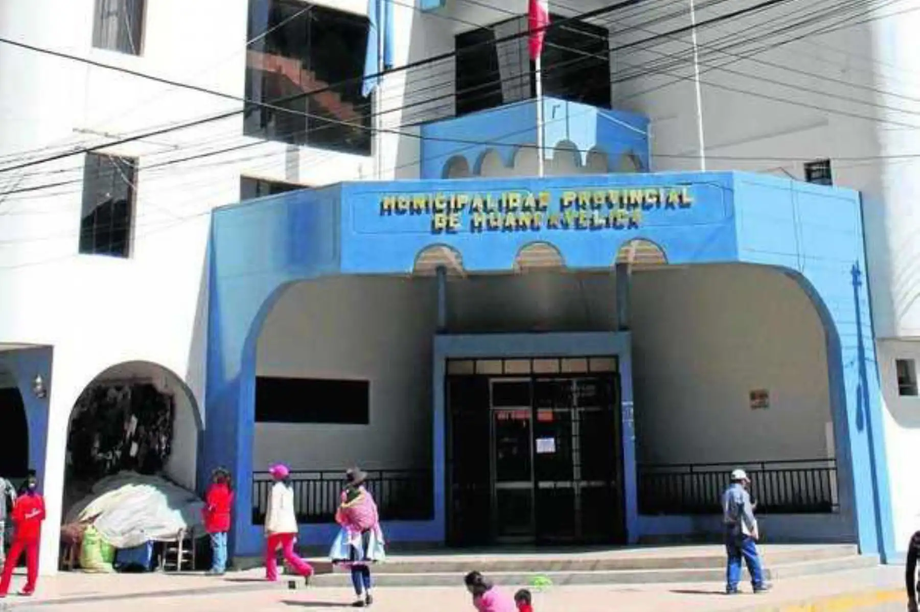 La Contraloría General de la República emitió un Informe de Alerta de Control donde se advierte el presunto uso indebido de los ambientes de la Municipalidad Provincial de Huancavelica para fines políticos, y se comunica al titular de la entidad para la implementación de las medidas correctivas pertinentes.