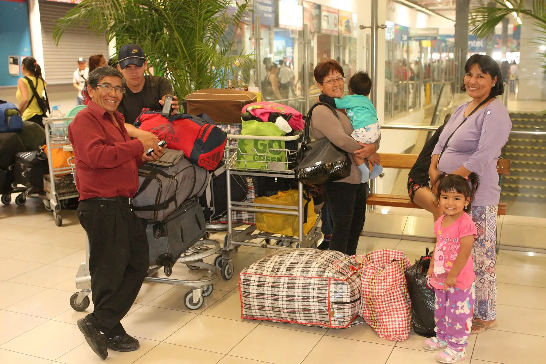 Los destinos preferidos por los pasajeros para disfrutar este fin de semana largo son Piura, Chiclayo, Trujillo, Casma y Huarmey. Foto: ANDINA/Héctor Vinces.