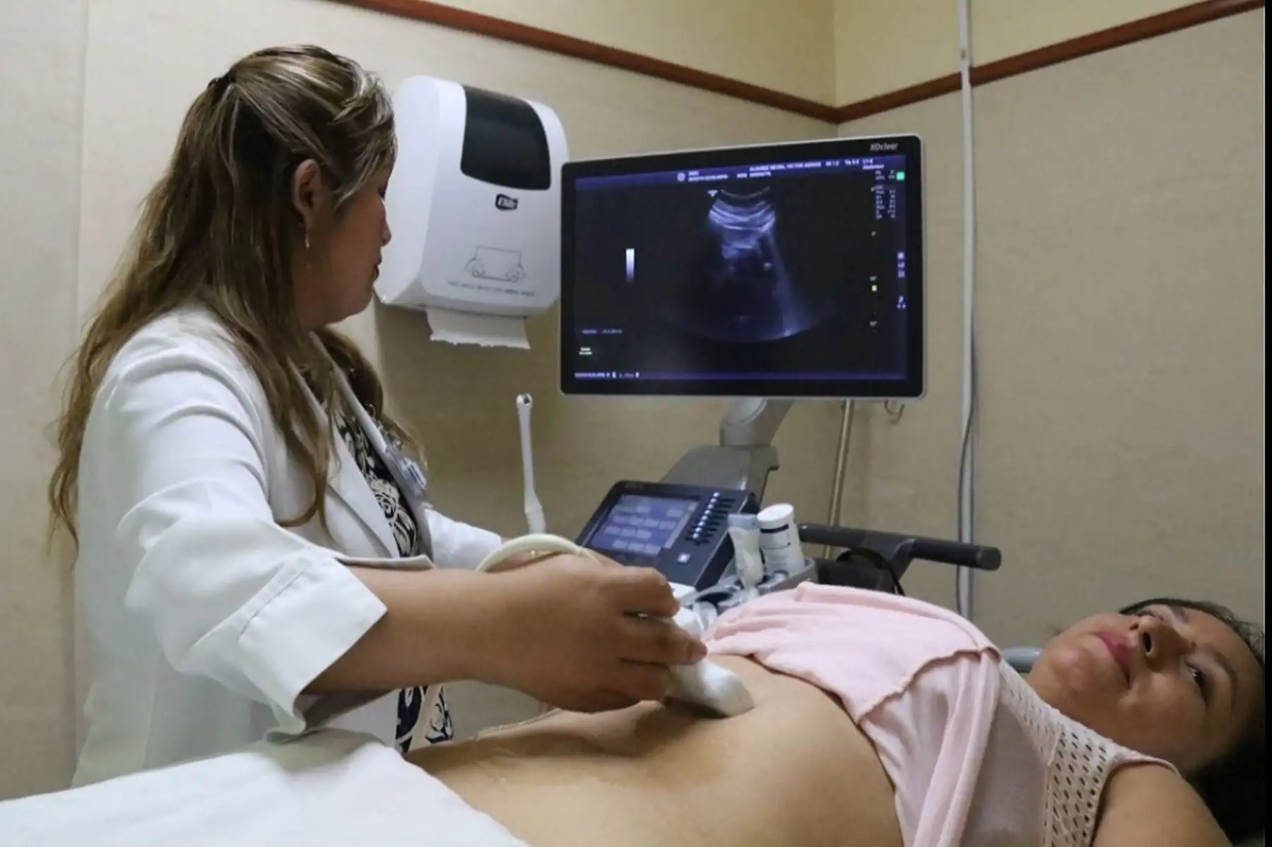 El INEN trabaja para mejorar diagnósticos a sus pacientes con nuevos equipos. Foto: ANDINA/Difusión.