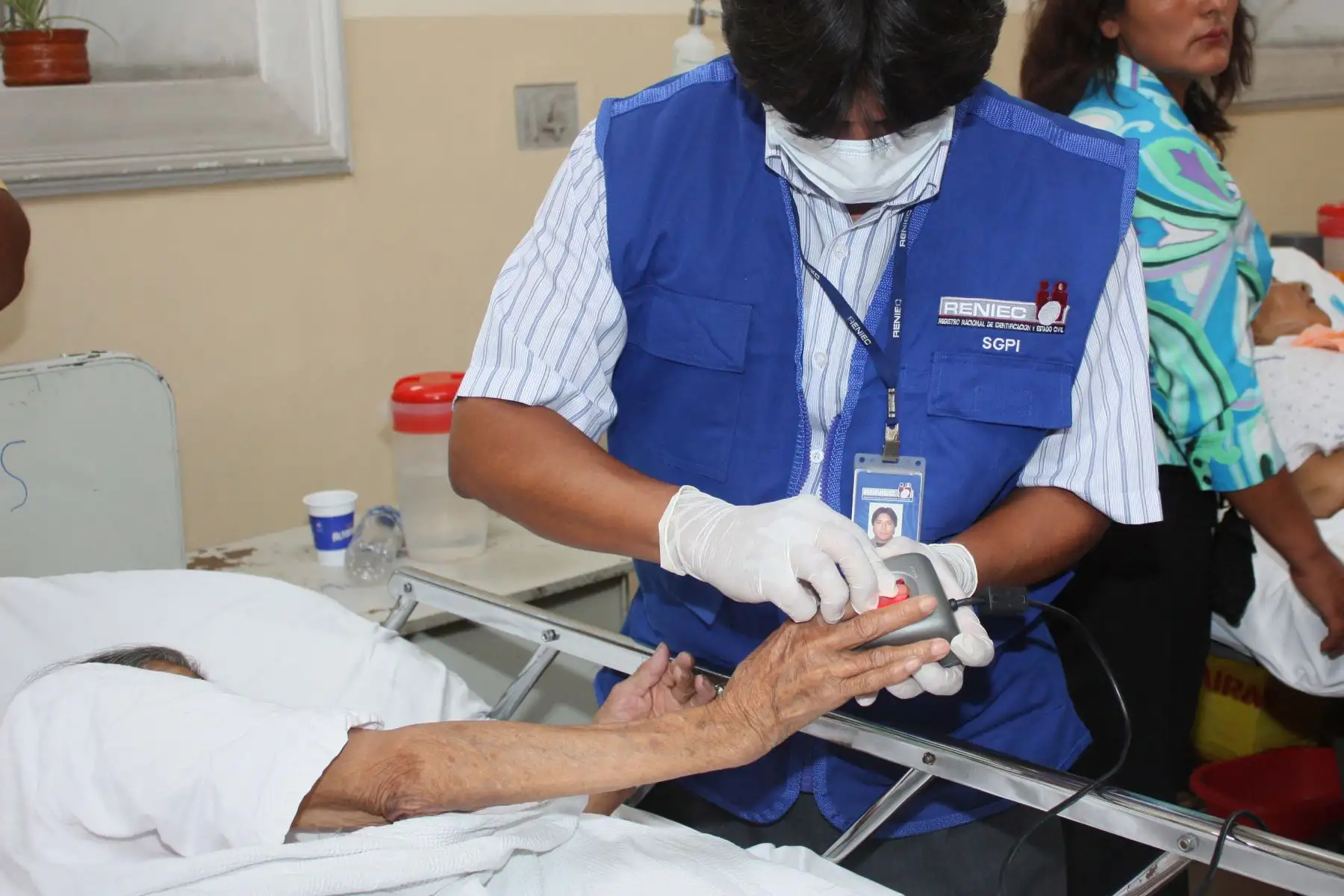 Reniec ayuda a identificar a seis personas hospitalizadas.