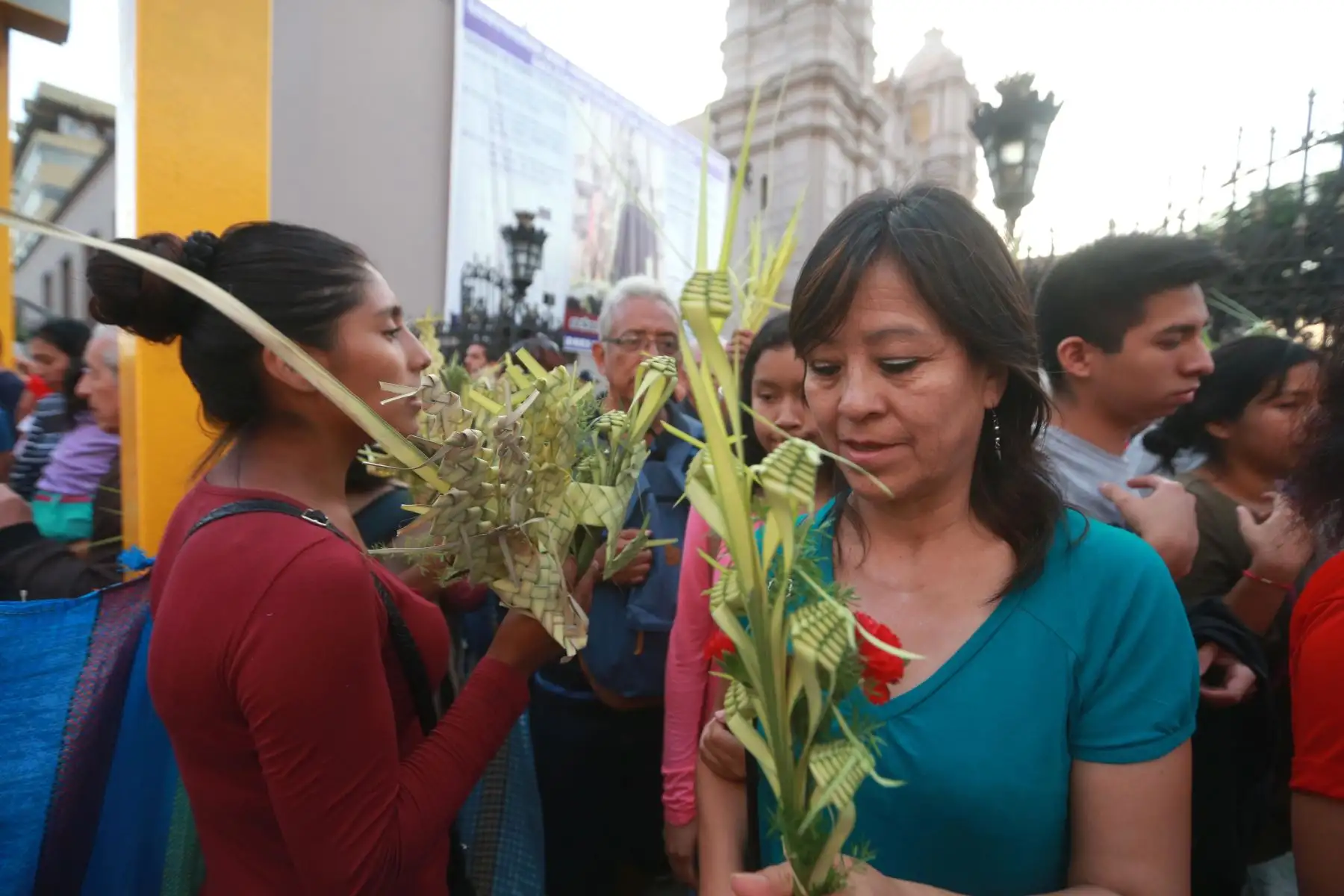 Masiva asistencia de fieles a las distintas iglesias de Lima por Semana Santa. Foto: ANDINA/Vidal Tarqui