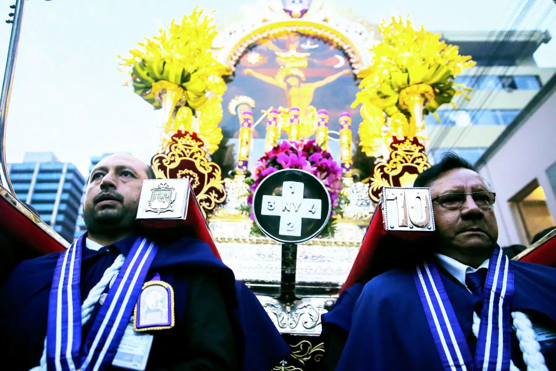 Recorrido del Señor de los Milagros por Semana Santa. Foto: ANDINA/Luis Iparraguirre.