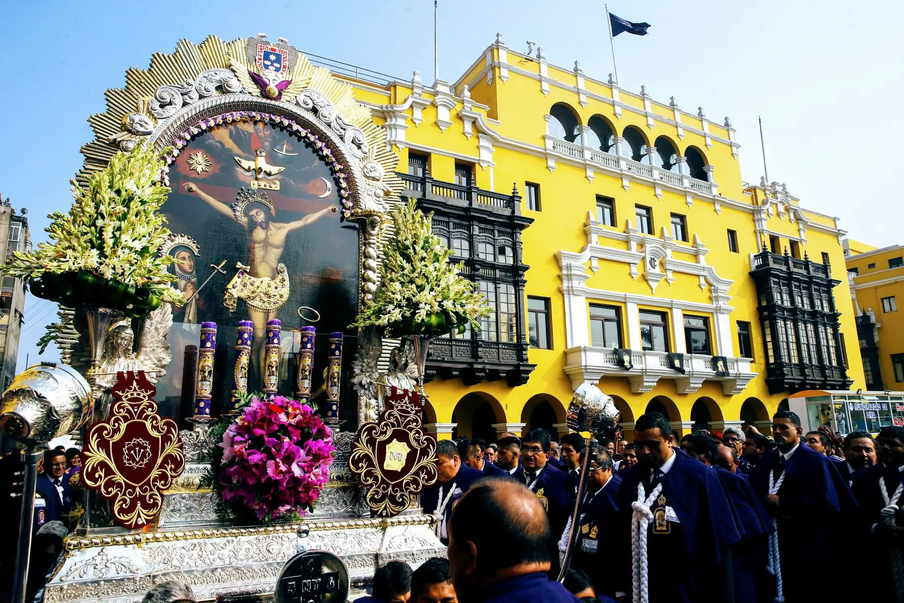 Recorrido del Señor de los Milagros por Semana Santa. Foto: ANDINA/Luis Iparraguirre.