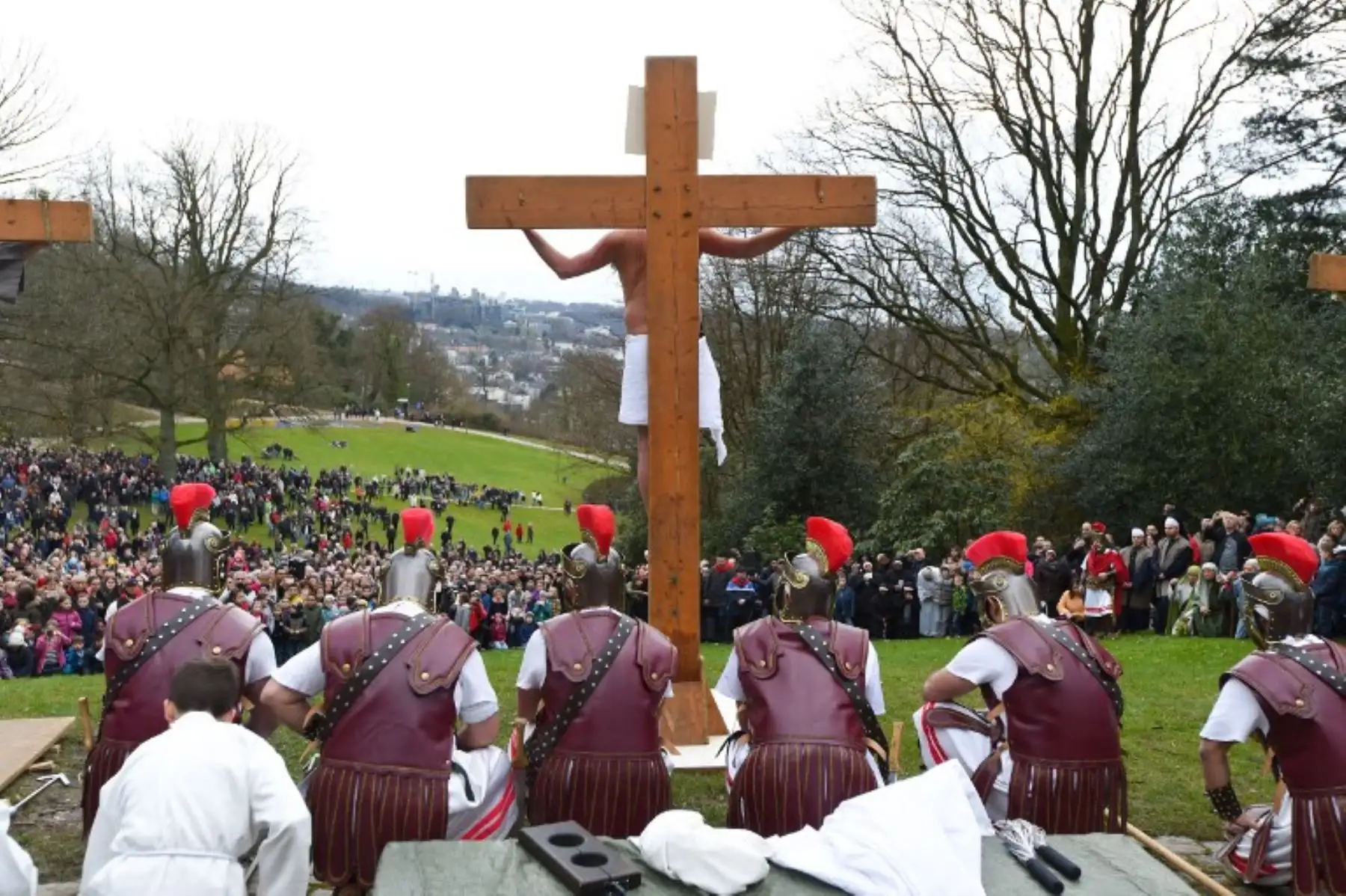 Los cristianos de todo el mundo conmemoran la  crucifixión de Jesucristo, que conduce a su resurrección en la Pascua. Foto: AFP.