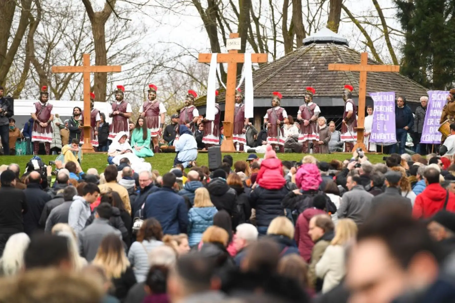 Los cristianos de todo el mundo conmemoran la  crucifixión de Jesucristo, que conduce a su resurrección en la Pascua. Foto: AFP.