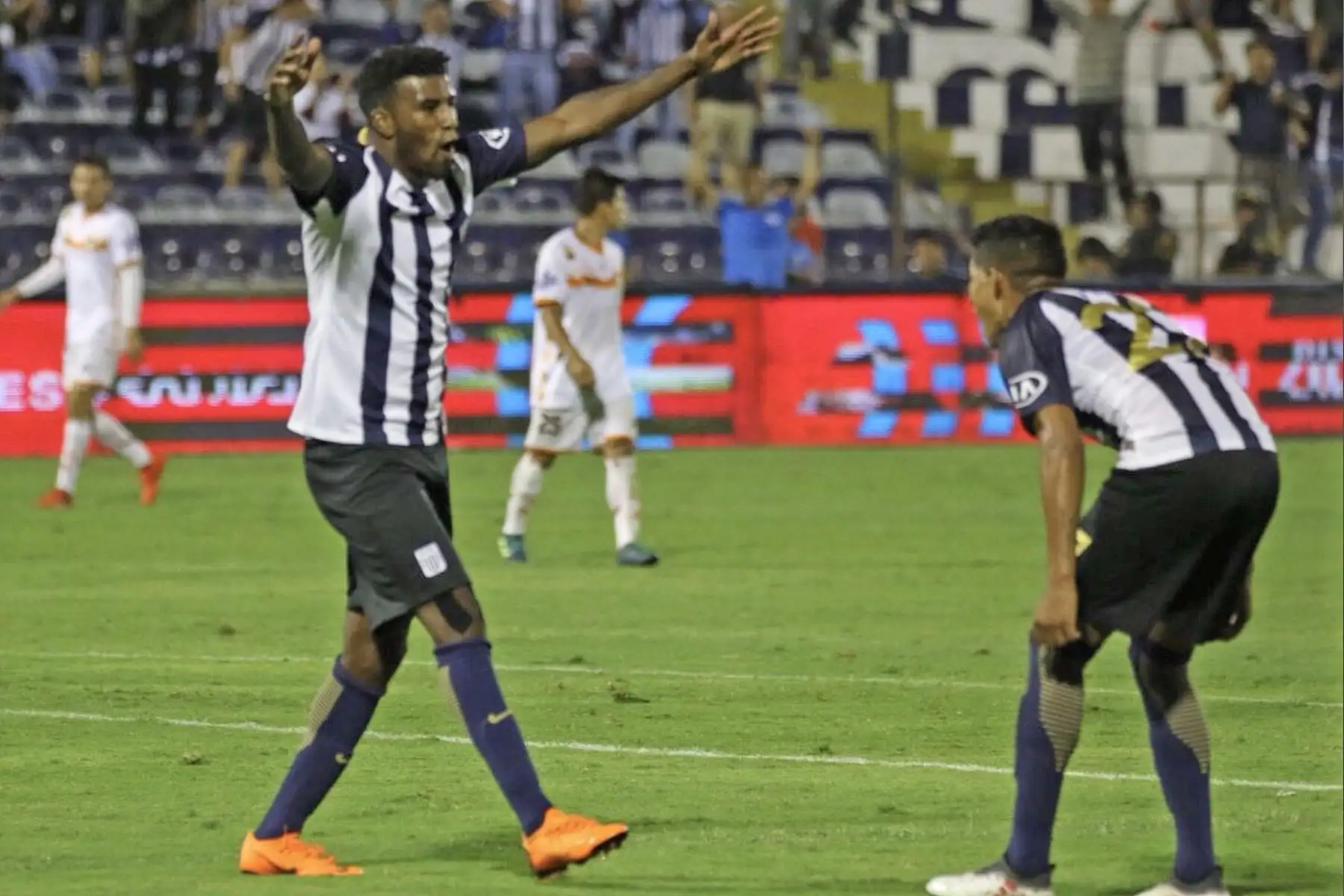 Alianza Lima ganó 3-1 a Ayacucho FC, en el estadio Alejandro Villanueva. Foto: ANDINA/Twiter CAL.