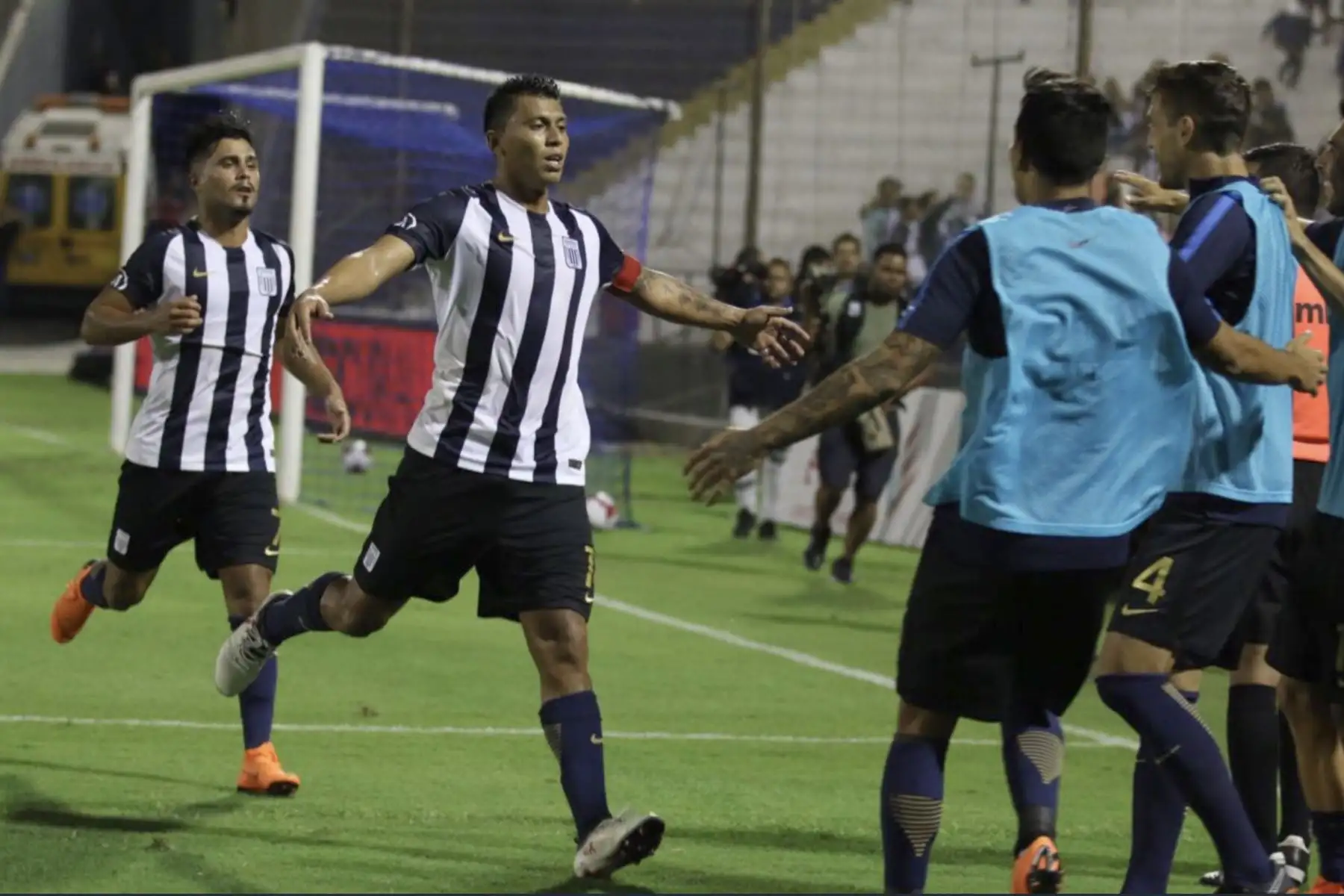 Alianza Lima ganó 3-1 a Ayacucho FC, en el estadio Alejandro Villanueva. Foto: ANDINA/Twiter CAL.