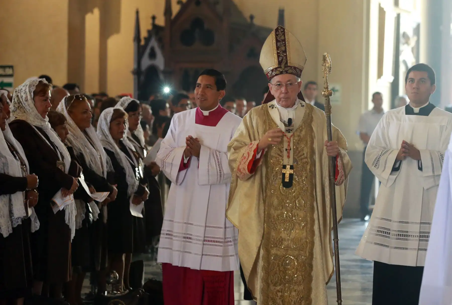 El Cardenal Juan Luis Cipriani oficio de misa  de domingo de Pascua y procesión por la resurrección de Jesucristo.Foto:ANDINA/Norman Córdova