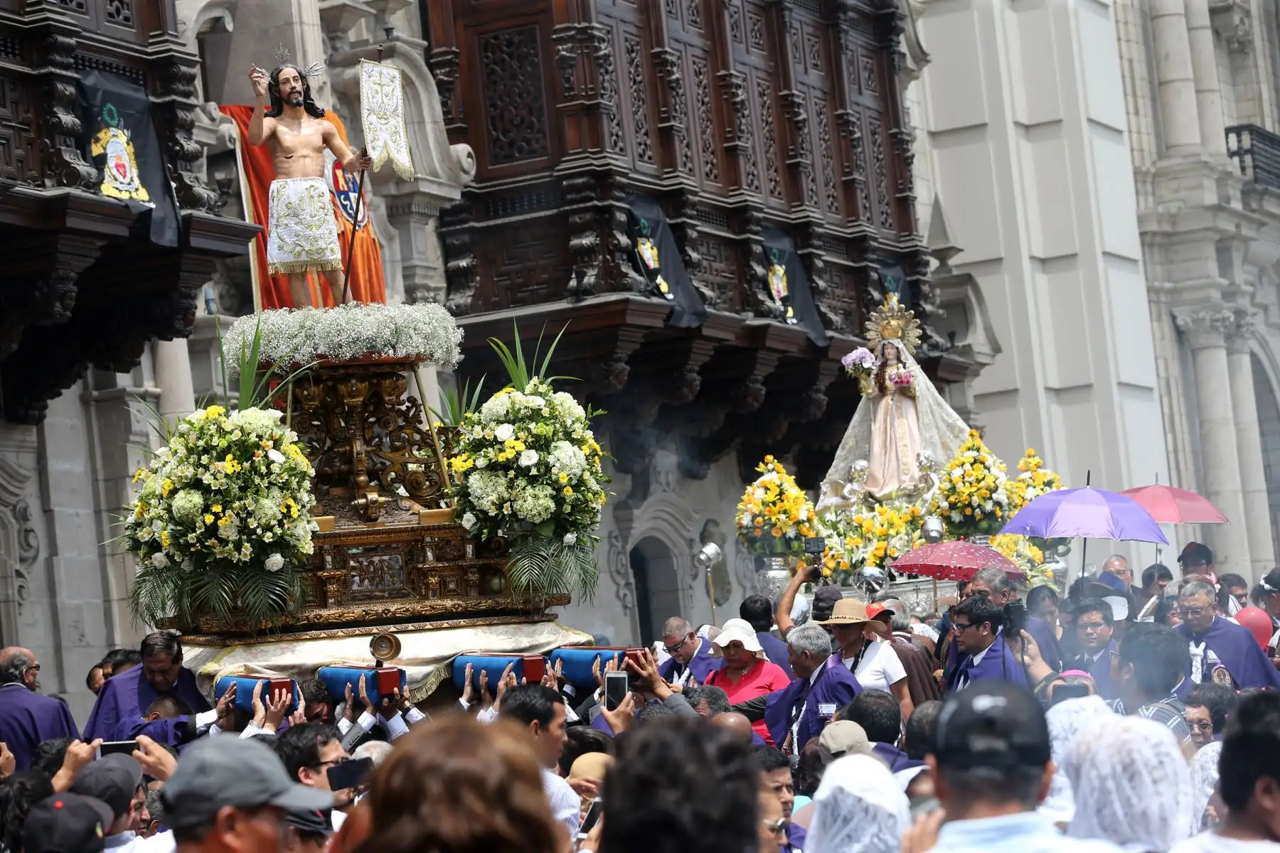 El Cardenal Juan Luis Cipriani oficio de misa  de domingo de Pascua y procesión por la resurrección de Jesucristo.Foto:ANDINA/Norman Córdova