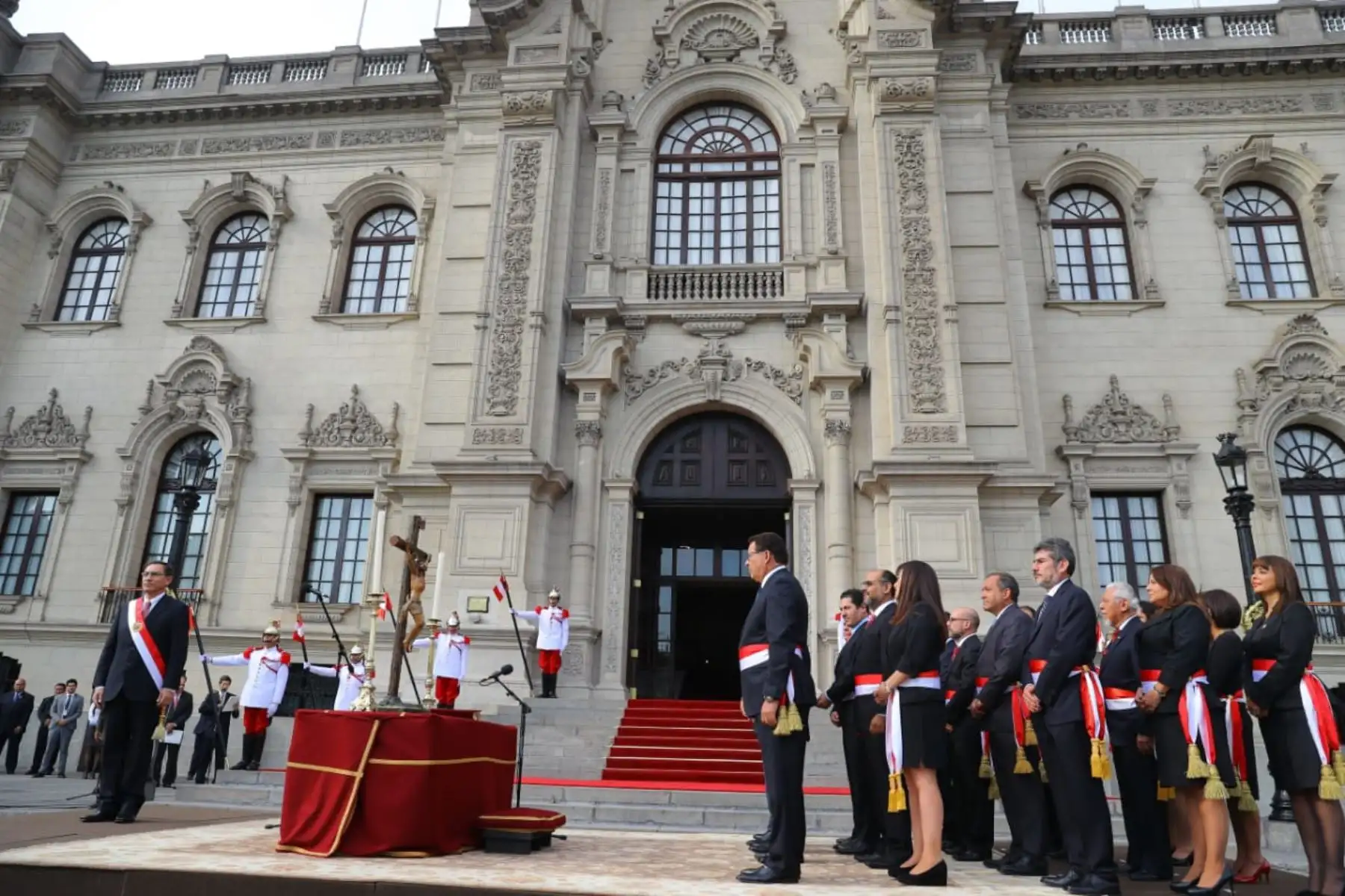 Presidente Vizcarra toma juramento a nuevo Gabinete encabezado por César Villanueva. Foto: ANDINA/ Andrés Valle