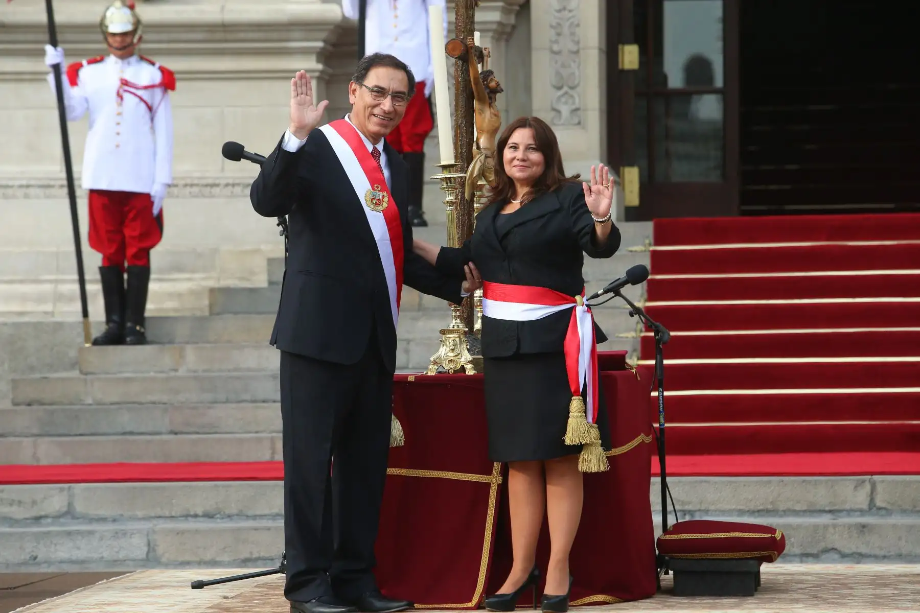 Presidente Martin Vizcarra tomo juramento a Ana María Mendieta, como ministra de la Mujer y Poblaciones Vulnerables. Foto: ANDINA/ Dante Zegarra.