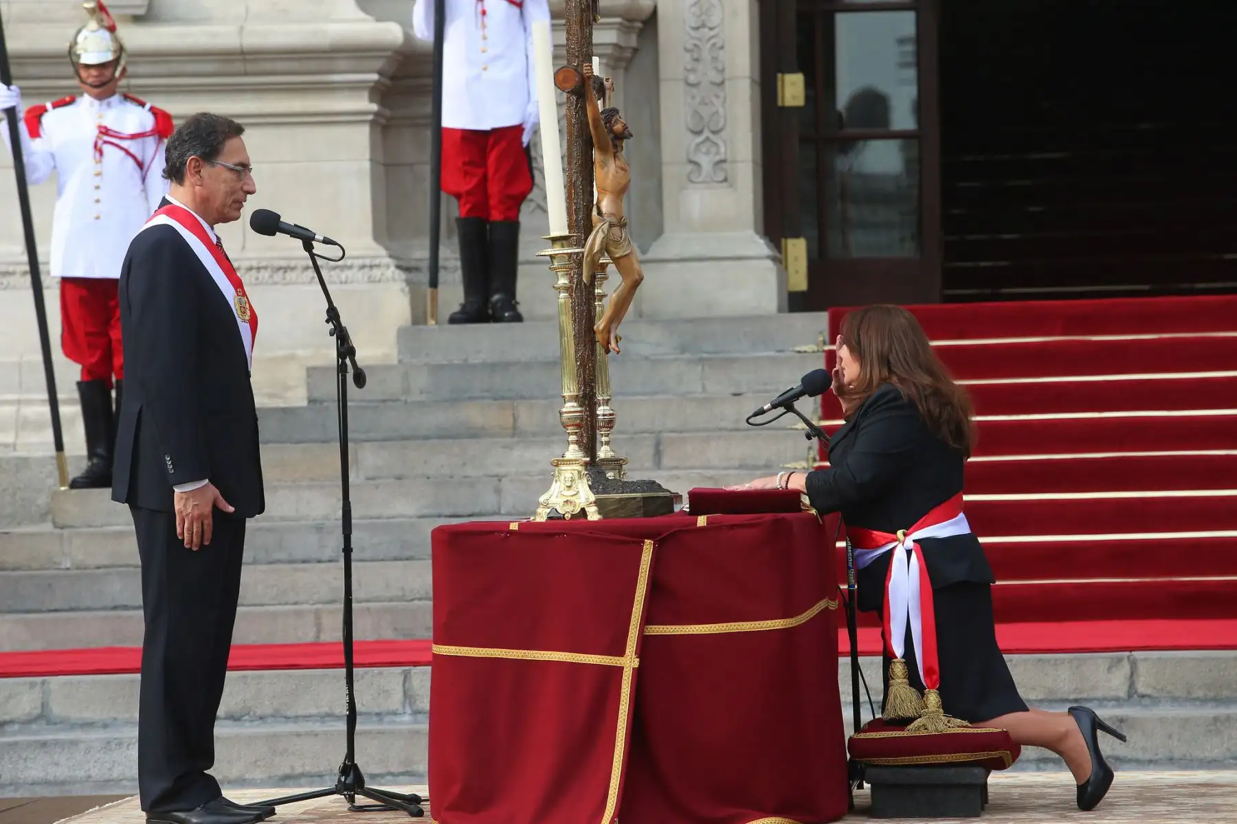 Presidente Martin Vizcarra tomo juramento a Ana María Mendieta, como ministra de la Mujer y Poblaciones Vulnerables. Foto: ANDINA/ Dante Zegarra.