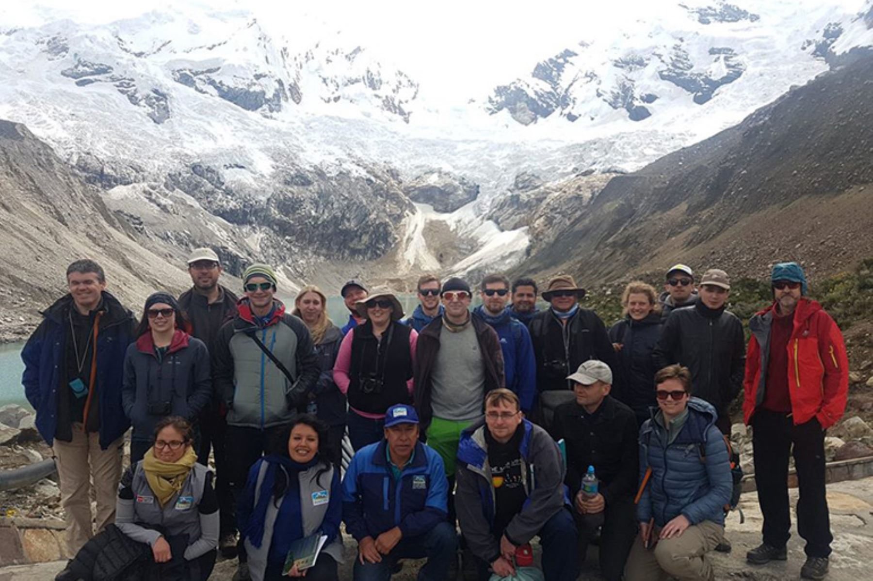 Científicos británicos visitaron glaciares ubicados en el Callejón de Huaylas, en Áncash, Perú. Foto: Revista Stakeholders