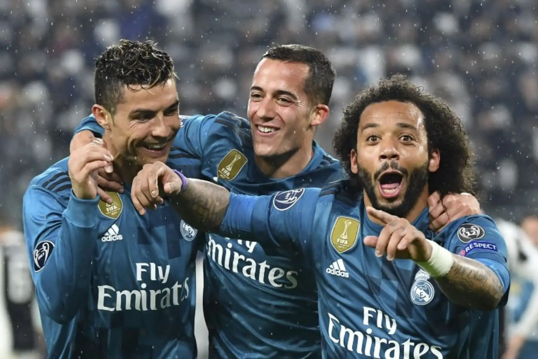 El defensor brasileño del Real Madrid Marcelo celebra después de anotar con el mediocampista español Real Madrid Lucas Vazquez y el delantero portugués Realiano Cristiano Ronaldo, durante el partido de ida de cuartos de final de la UEFA Champions League.Foto:AFP